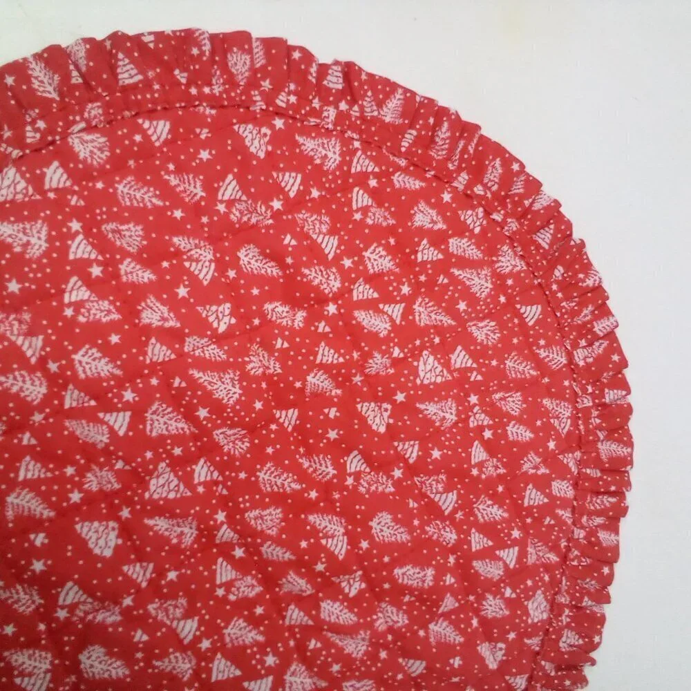 Quilted Fabric Placemats Christmas Tree Ruffle Trim Oval 17.5